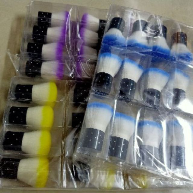 cọ phủi bụi làm móng