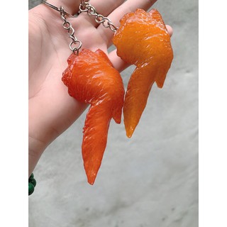 Móc Khóa Pilu họa tiết cánh gà độc đáo