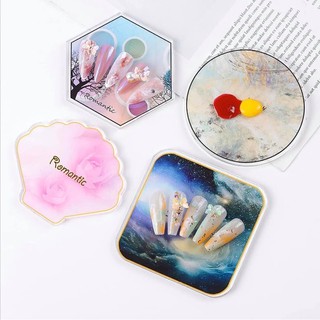 trưng bày mẫu móng, pha màu vẼ (giao mẫu ngẫu nhiên)