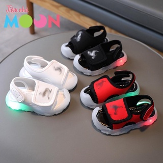 Sandal tập đi có đèn led đế mềm chống trơn trượt cho bé trai bé gái