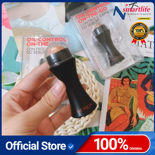Cây lăn hút dầu, bã nhờn, massage mặt bằng Đá núi lửa REVLON giúp hút dầu và cặn bã nhờn từ sâu bên trong lỗ chân lông