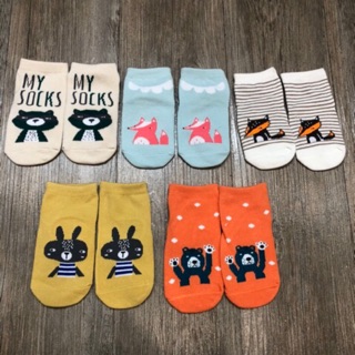 Combo 5 đôi Tất Poli Kid. Tất cao cổ giúp giữ ấm tối đa, in hình ngộ nghĩnh, cho bé thật xinh xắn, đáng yêu.