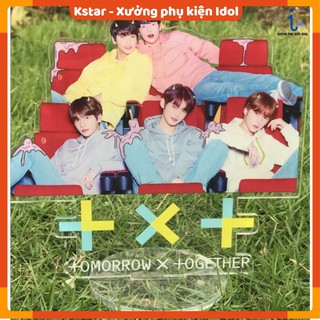 Standeemika hình TXT loại lớn