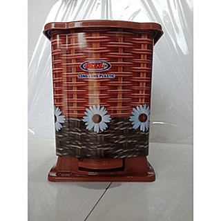 bất vuông trung và đại hoa