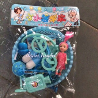 Bộ đồ chơi bác sĩ nhiều phụ kiện kèm búp bê bệnh nhân