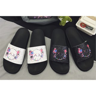Dép quai ngang nam nữ kaws 2