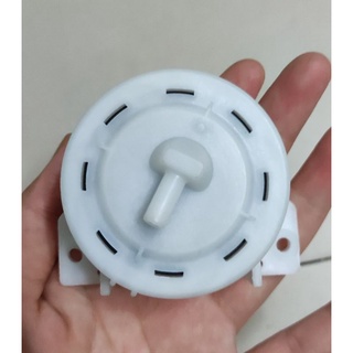 phao áp lực máy giặt đa năng ba chân