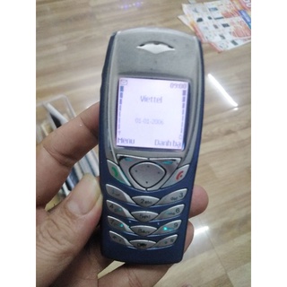 Điện thoại cổ Nokia 6100 đã qua sử dụng kèm sạc