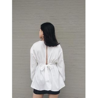 Áo babydoll cut-out lưng thắt nơ