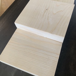 Gỗ Thông bào láng 4 mặt 133 x 147 mm