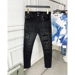 Quần jean đen rách thêu chữ sườn amiri QJ51