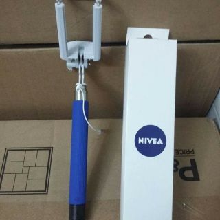 GẬY SELFIE QUÀ TẶNG TỪ NIVEA.