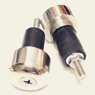 Cục gù đặt Atila 2 cái