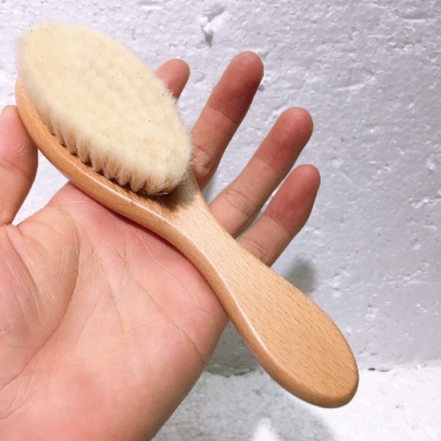 Chổi phủi barber cán gỗ