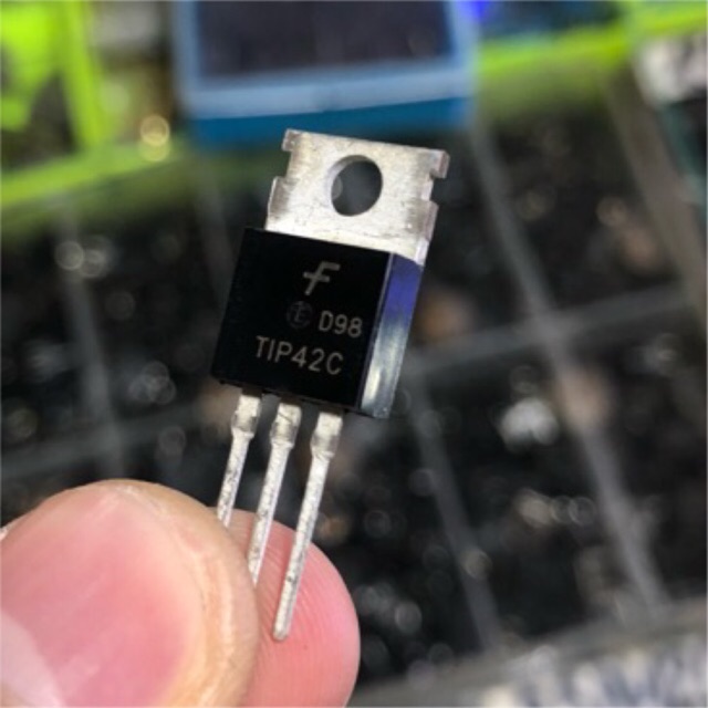 10 con transistor công suất TIP42C