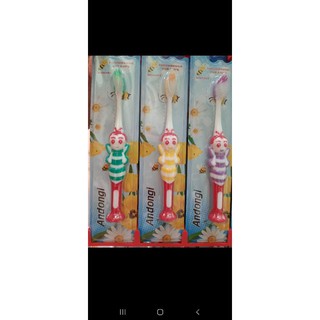 đồng hồ kèm bàn chải hoặc  2 cây bàn chải con ong
