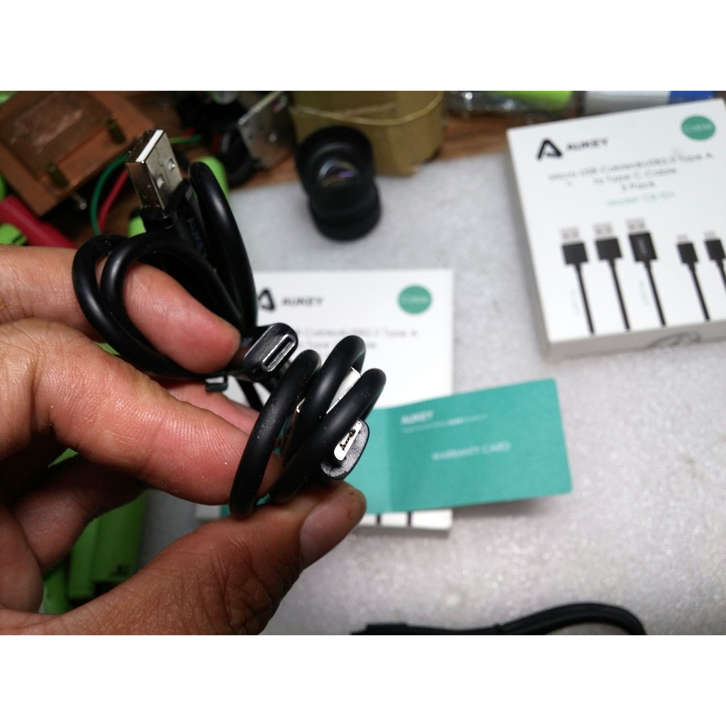 Cáp Aukey Type-C và MicroUsb dẫn dòng 2.4A