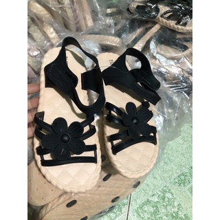 Sandal hoa cúc giả cói cho bé siêu cưng