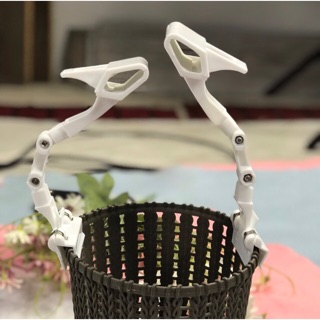 Kẹp sale xoay 360 độ, tuỳ chỉnh mọi hướng. Chất liệu nhựa, hàng đẹp