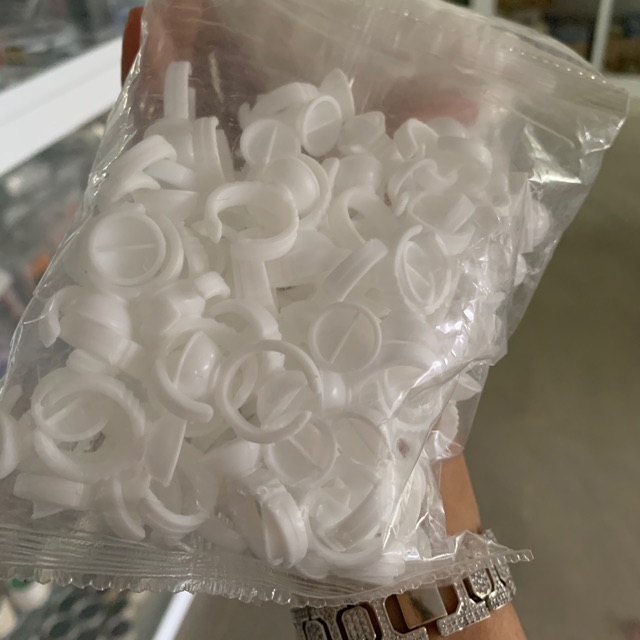 Nút nhẫn đựng keo