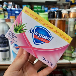 Xà bông cục Safeguard Nha Đam với hương hoa thơm ngát hộp 175g(lớn)