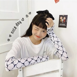 Găng Tay Hoạ Tiết Mặt Trăng BlackPink Chống Nắng Xỏ Ngón Phong Cách Hàn Quốc Bao Tay Chống Tia UV Thời Trang Azzin Store