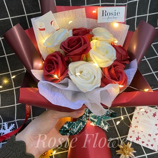 Quà tặng sinh nhật/ giáng sinh/ quà noel/ quà tặng valentine - Bó hoa sáp 9 bông, hoa kẹo mini ăn được