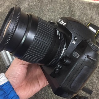 Máy ảnh Nikon D70 kèm lens 28-80 đẹp sưu tầm
