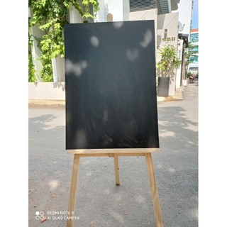 Bảng gỗ viết menu kích thước khoảng 50 x 70 được tặng phấn và bông lau bảng