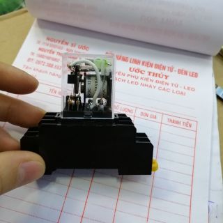 1 bộ rơ le và đế 12v 8 chân to