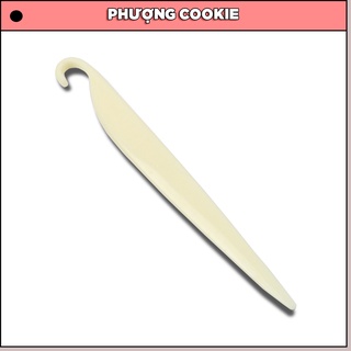 Que lấy bánh, tách bánh ra khỏi khuôn 22 cm - Phượng Cookie
