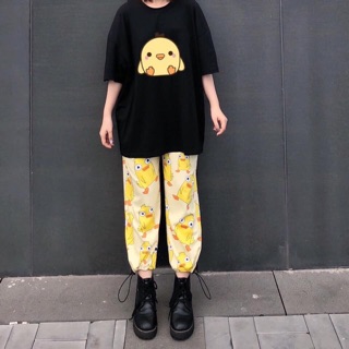 Set cartoon hoạt hình unisex - áo thun đen tay lở + quần cartoon hoạt hình vịt vàng