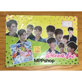 Combo 20 tờ giấy bọc bao  vở WANNAONE 2 mẫu  khổ 24x35cm
