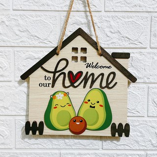 Bảng gỗ trang trí, décor, treo tường OHAY –  Gia đinh Welcome To Our Home quả bơ (Tặng móc treo)
