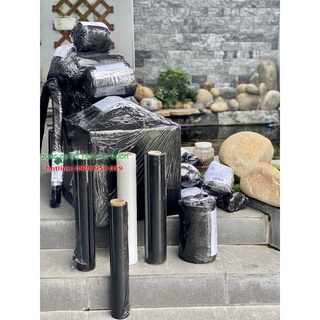 Màng PE quấn hàng trọng lượng 2.8kg rộng 50cm dài 307 met quấn hàng hóa là dính chặt có 2 màu đen và trắng