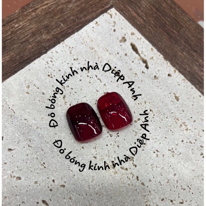 Sơn đỏ bóng kính