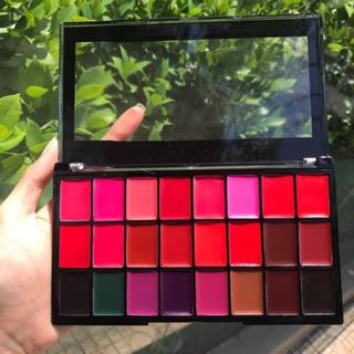 Bảng son môi Makeup Revolution pro -red &amp; vamps ( auth)