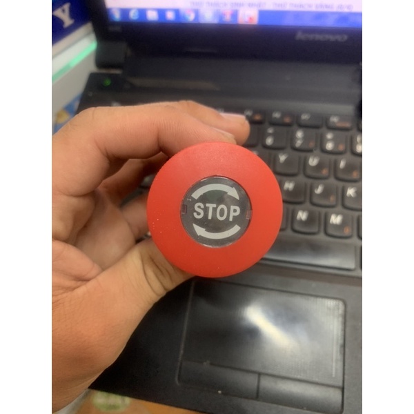 nút dừng khẩn Stop khẩn cấp phi 22