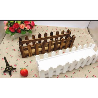 Giỏ cắm hoa lá giả hàng rào gỗ dài 50cm