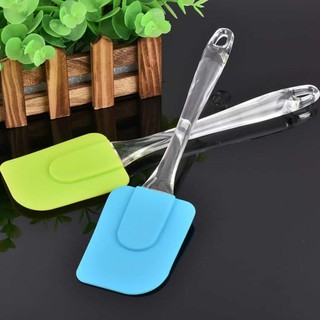 1 muỗng silicon quét bơ, quét dầu, quét kem khi làm bánh, trộn bột