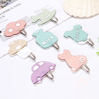 Móc treo tường dễ thương, móc treo quần áo vừa trang trí vừa treo đồ rất tiện ích.