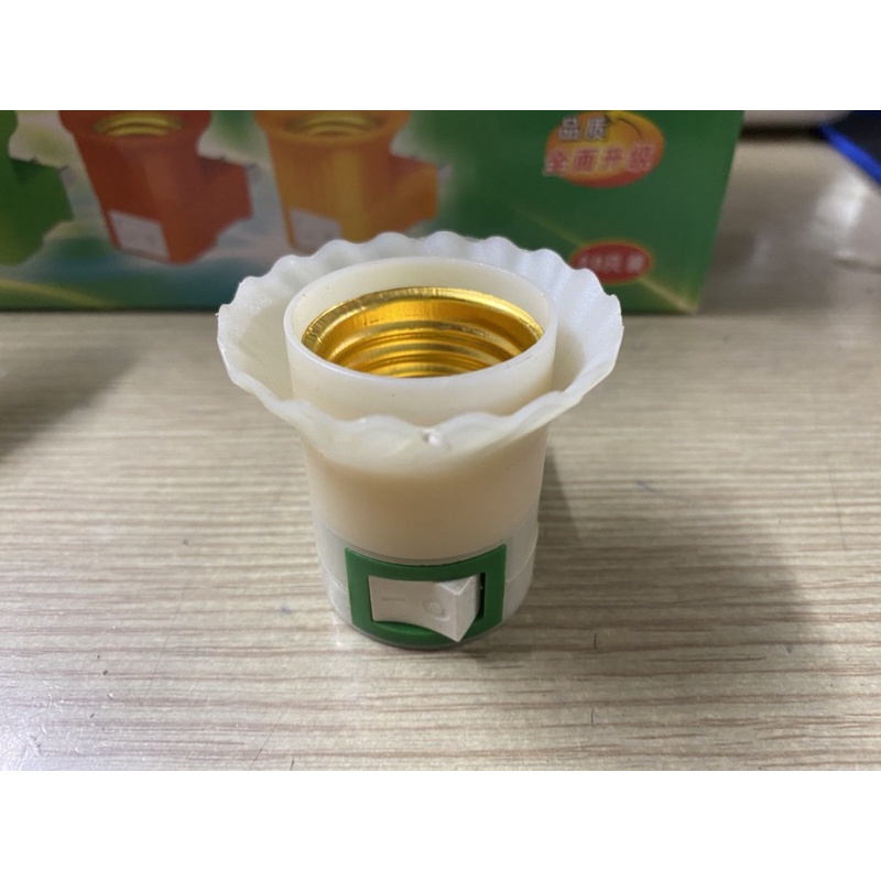 ĐUÔI ĐÈN E27 CÓ CÔNG TẮC