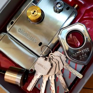 Khoá cửa cổng rào Hamered inox 304 Chìa thau
