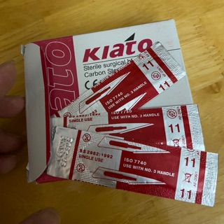 Hộp rao rạch mụn KIATO 100 cái