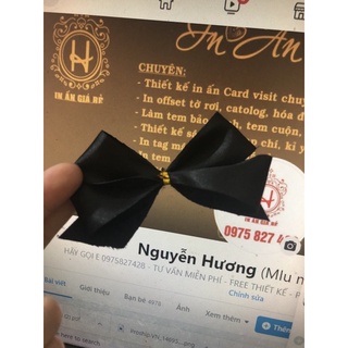 nơ thắt sẵn màu đen như ảnh chỉ 1000₫/ cái, nơ thắt sẵn trên túi nv ạ