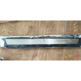 Ốp Bậc Chân Ngoài Xe HYUNDAI I10 HATCHBACK 2014-2019,2019-2020  chất liệu NHỰA CÓ ĐÈN LED