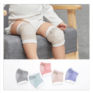 Bao bảo vệ đầu gối cho bé tập bò