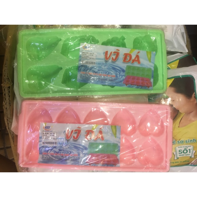 khay đá lớn