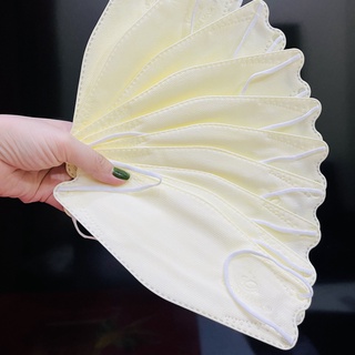 01 cái khẩu trang màu vàng Mask KF94 y tế kháng khuẩn tiêu chuẩn Hàn Quốc có 4 lớp chống dịch người lớn