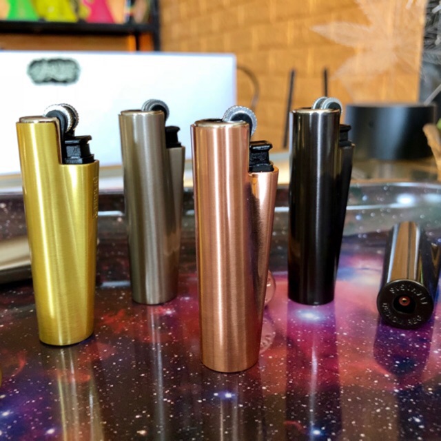 Bật lửa clipper vỏ kim loại